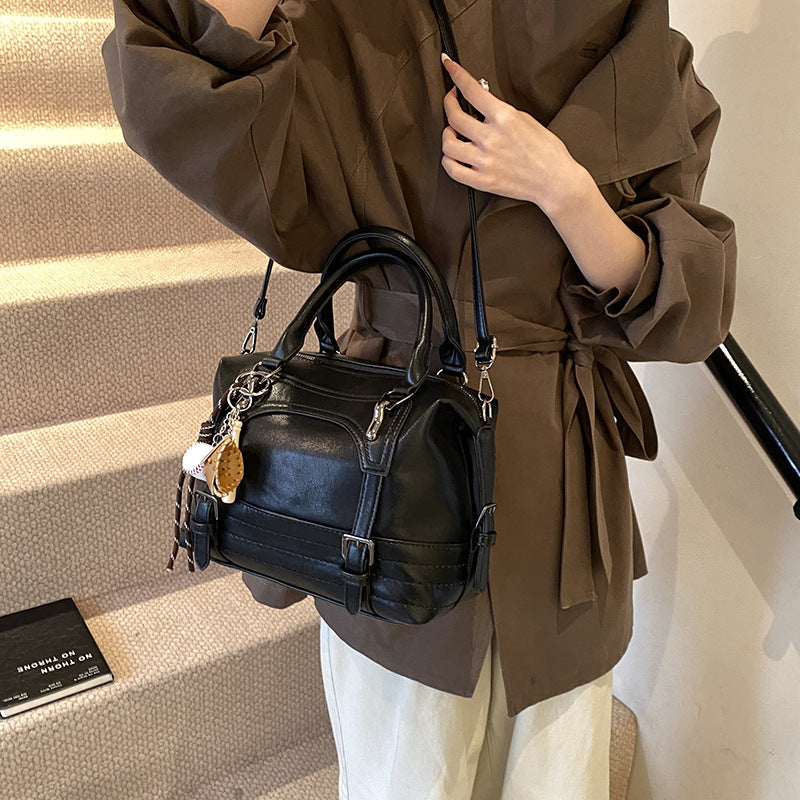 Factory direct sales 2025 European and American fashion women's bags oil wax leather shoulder messenger bags handbags Boston women's bags