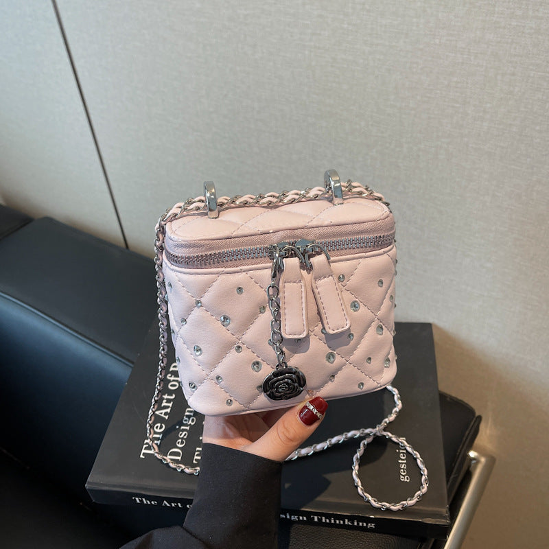 Korean version of fashionable Xiaoxiangfeng diamond chain bag women's 2025 new box small square bag premium versatile messenger bag