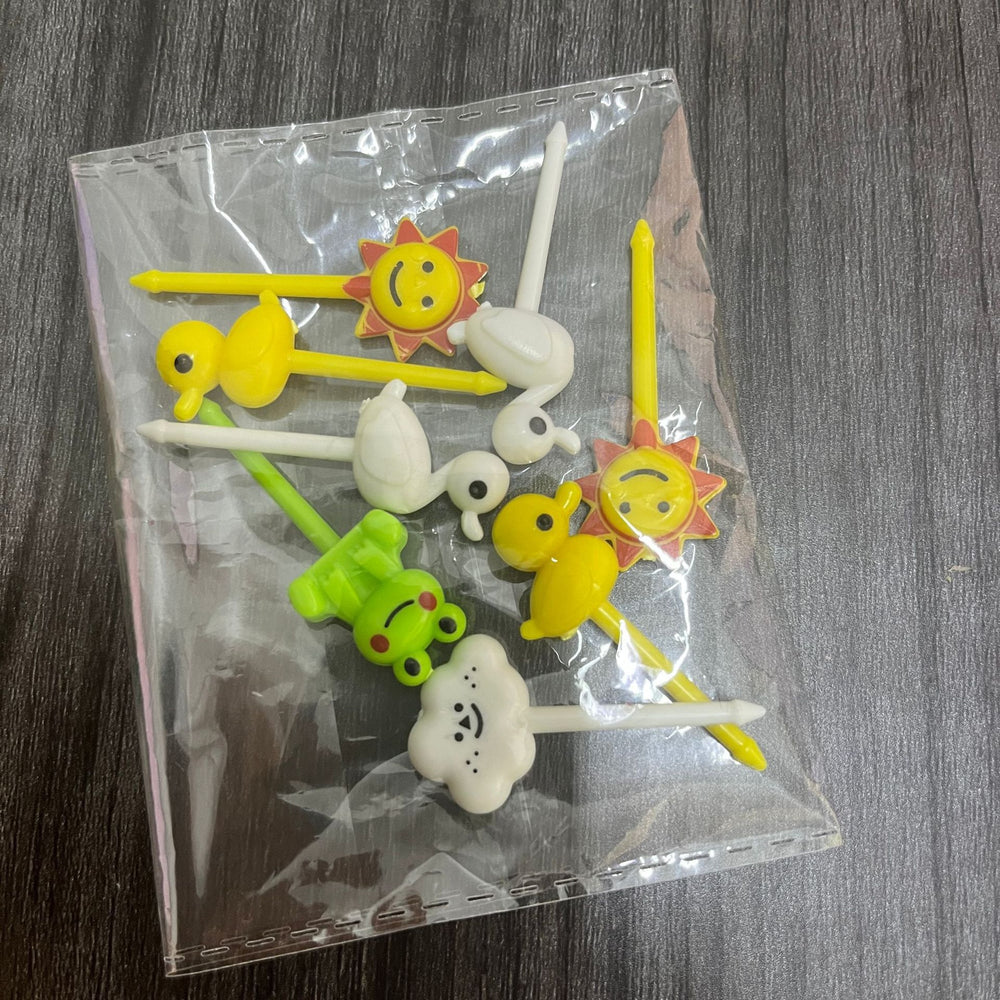 Japanese cartoon fruit picks creative children's food forks cake forks cute animal dessert forks plastic fruit forks