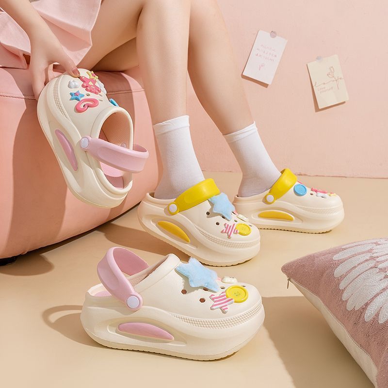 Summer shoes for women, cute thick sole dopamine heightening hole beach non-slip sandals outwear slippers toe cap clogs