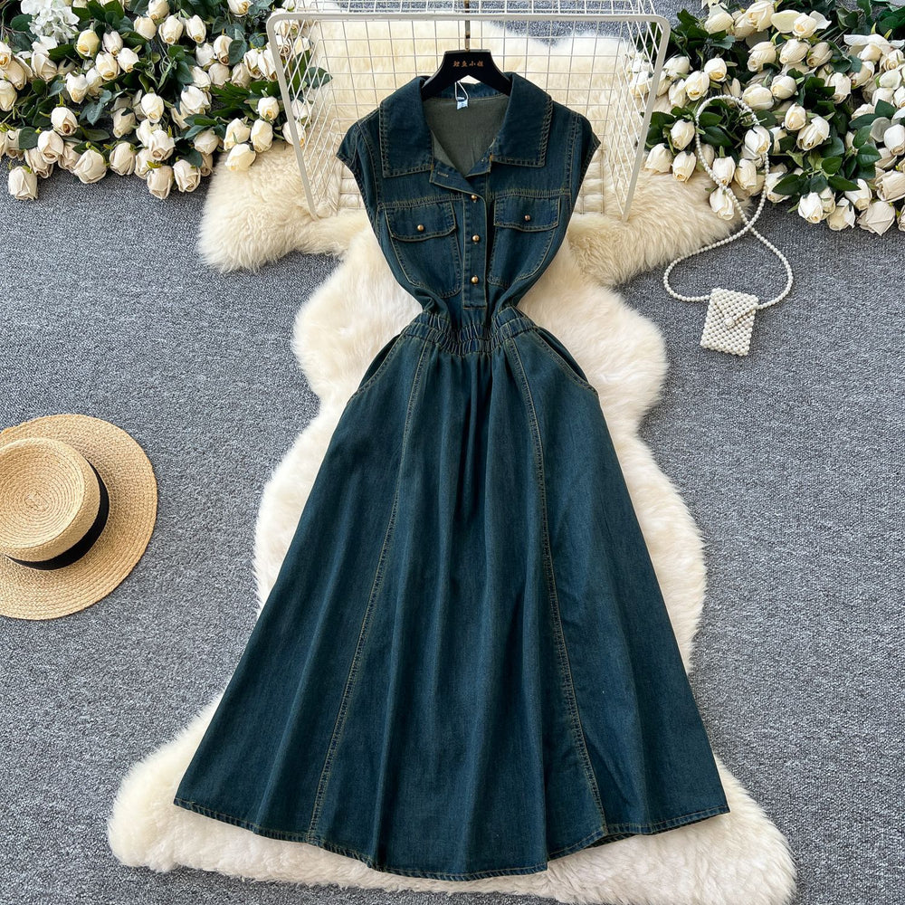Sophisticated & chic: slim-fit denim dress with notched collar - a unique, high-end piece for women. perfect for summer : casual, flattering, and long