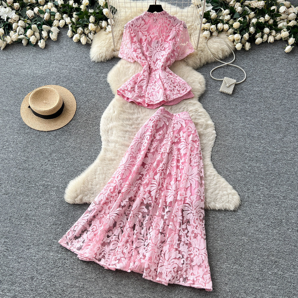 Elegant beaded lace v-neck two-piece set: a sophisticated and slim-fitting summer outfit for women