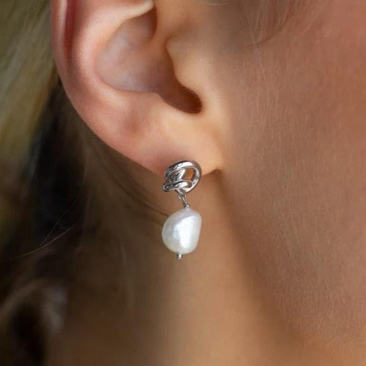 European and american cross-border fashion pearl pendant earrings, vintage knotted earrings, unique design, simple and versatile jewelry