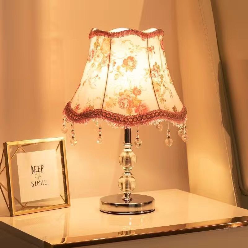 European-style bedroom decor: cozy retro table lamp for wedding rooms - creative, modern, unique, romantic night light with adjustable brightness for nursing