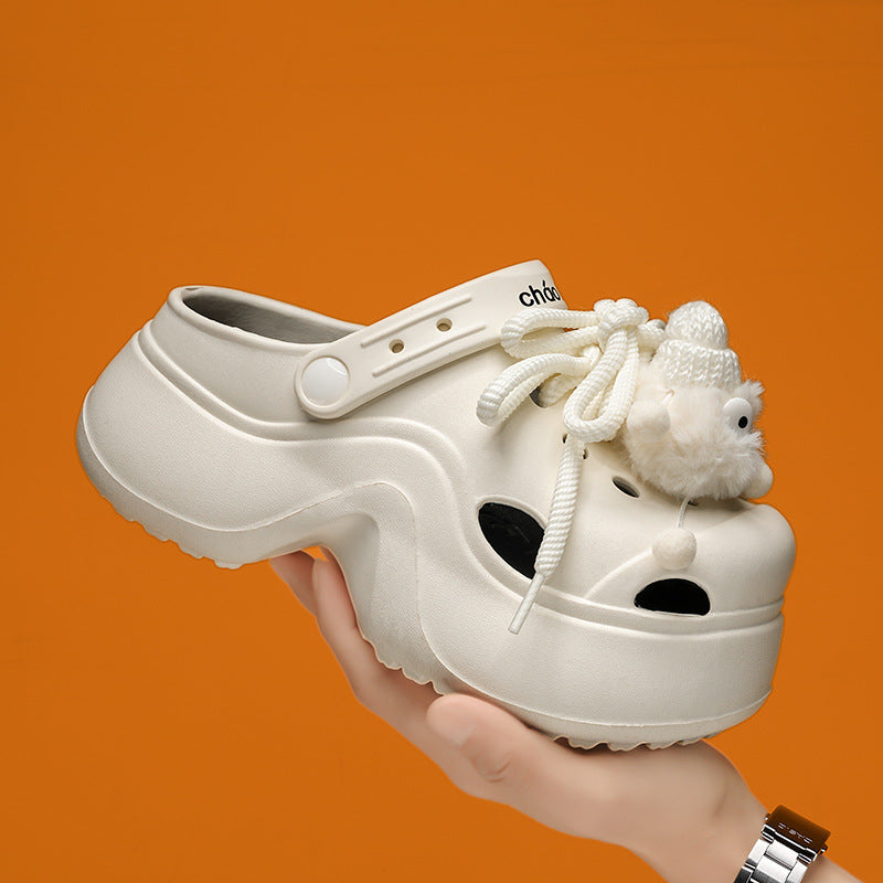 Thick-soled hole shoes women's new building block white rope heightening cute Internet celebrity beach cool slippers outer wear summer wholesale