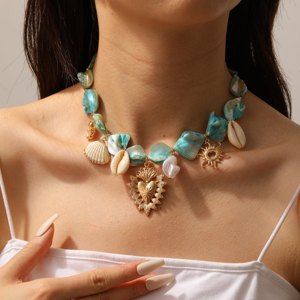 Wholesale beach necklaces - cross-border summer ocean style irregular heart pendant shell necklace - fashion design jewelry