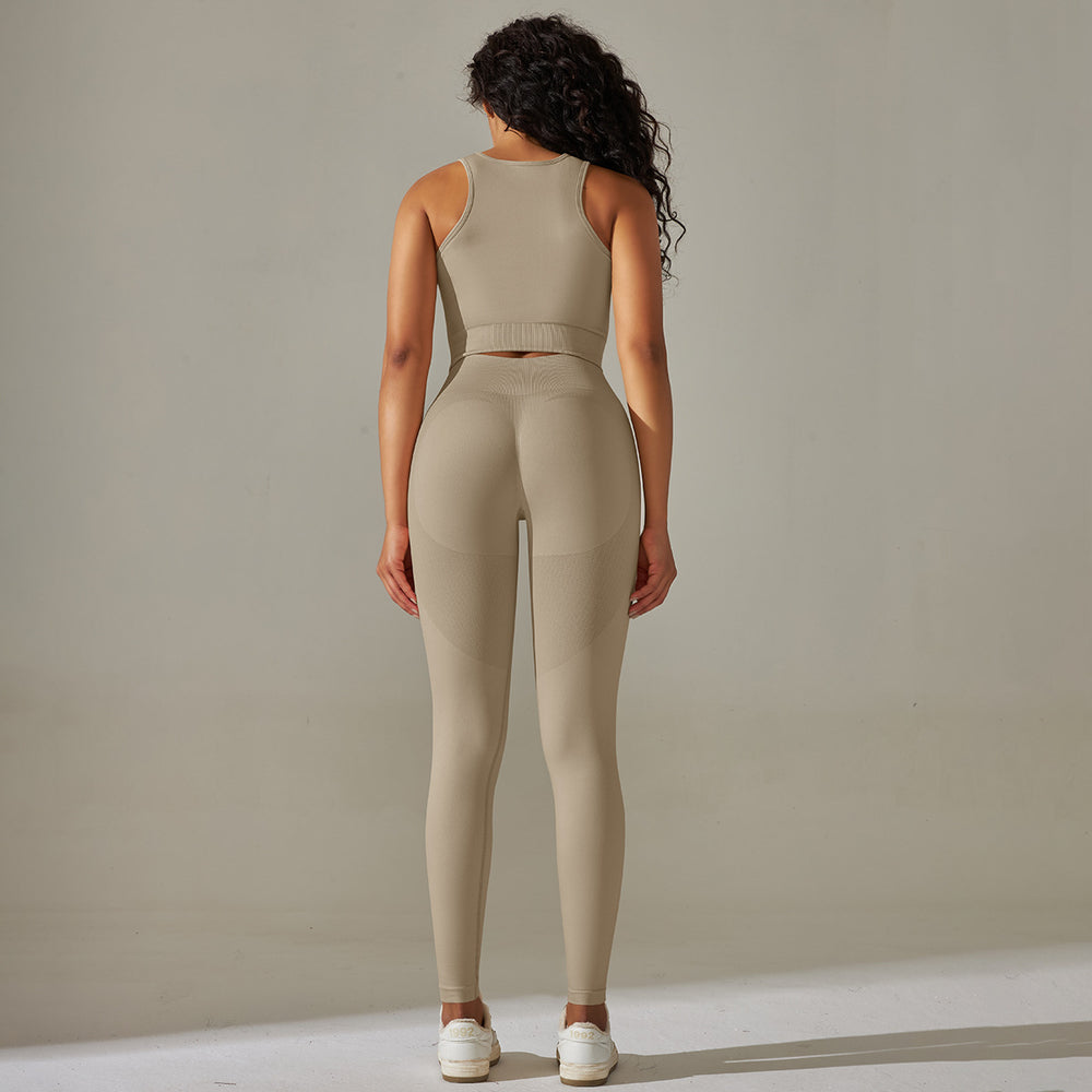 European and american seamless yoga outfit for women: shaping top, sports tank top, high-waisted tummy control leggings, fitness set
