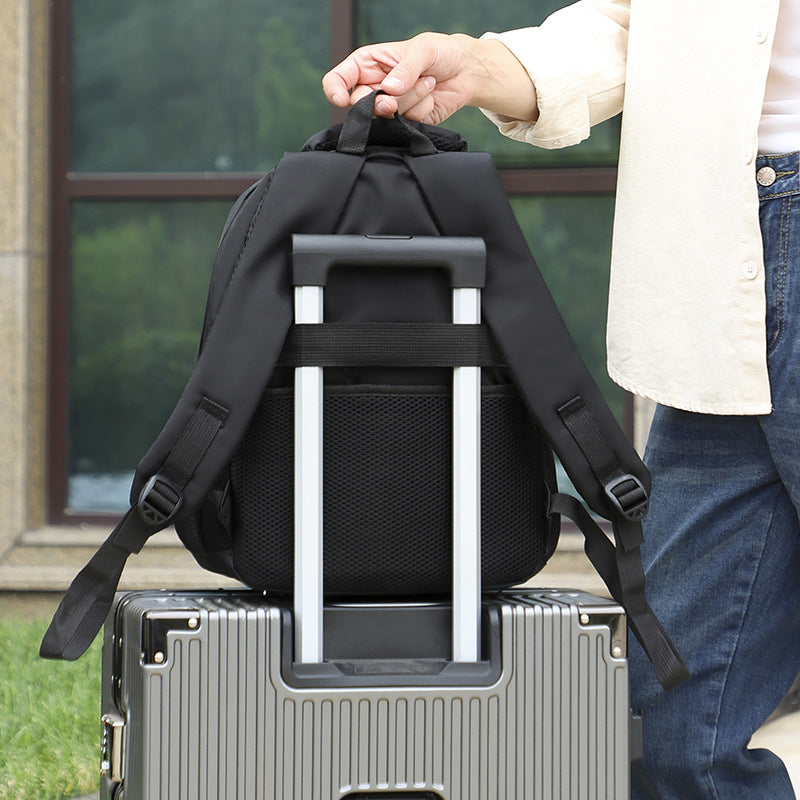 Short trip backpack with pendant, light backpack, men's large-capacity business computer bag, junior high school student schoolbag