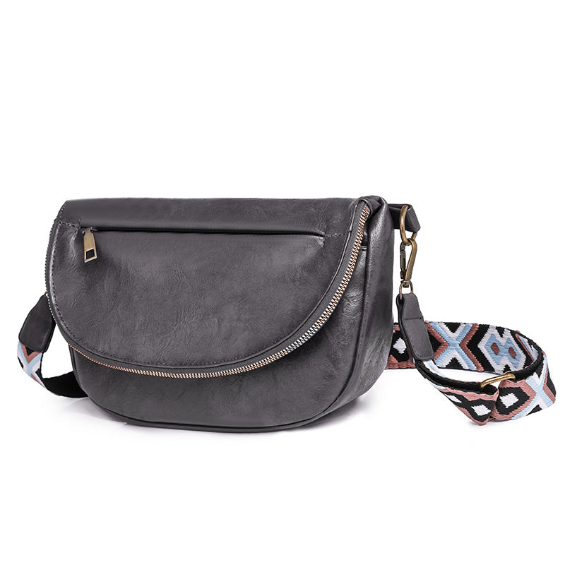 Foreign trade popular breast bag women's new European and American retro shoulder messenger bag women's breast bag casual simple commuter women's bag