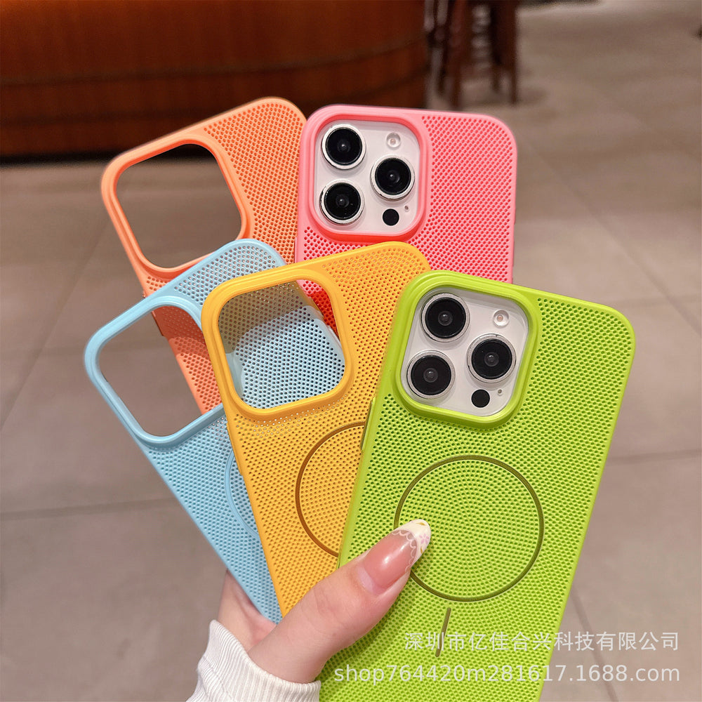 Ice-feeling summer heat-dissipating magnetic mesh suitable for apple 17promax ultra-thin pc frosted mobile phone case iphone16