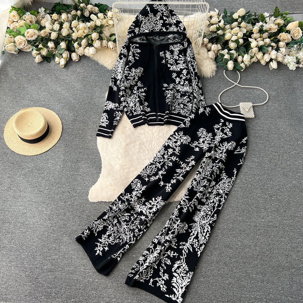 Casual fashion sporty age-defying knit two-piece set for women: premium printed hooded sweater and high-waisted wide-leg pants