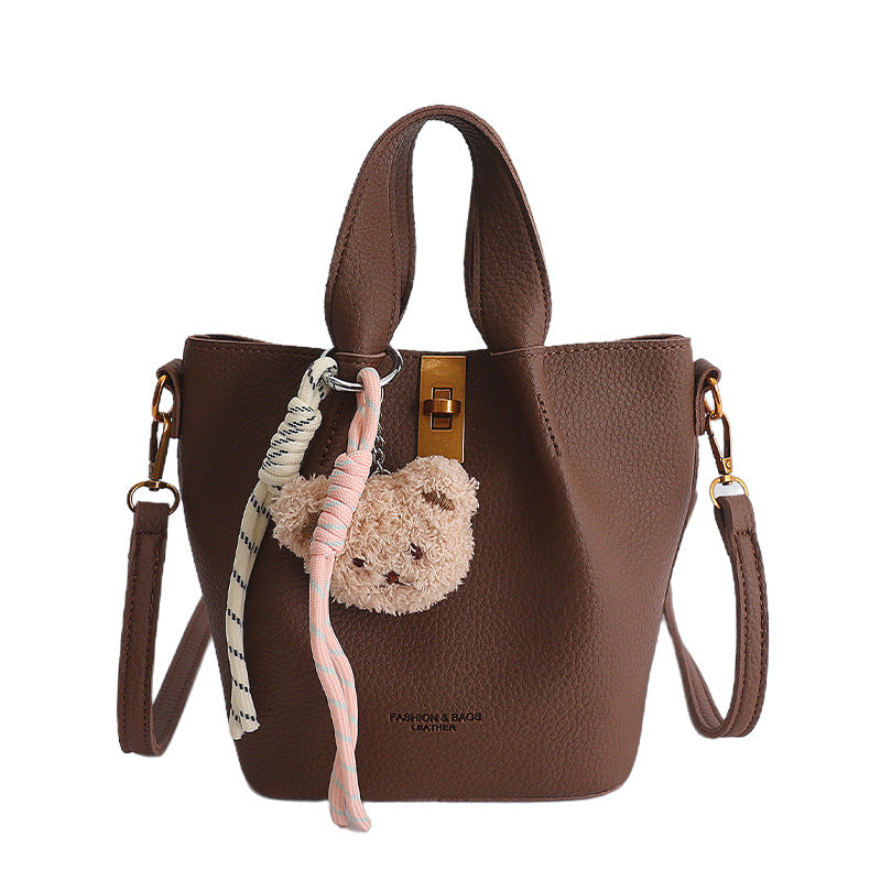 Classy sense of niche hand-carrying bag for women 2026 spring new arrivalaccessible luxury texture shoulder bag large capacity work clothing crossbody bag