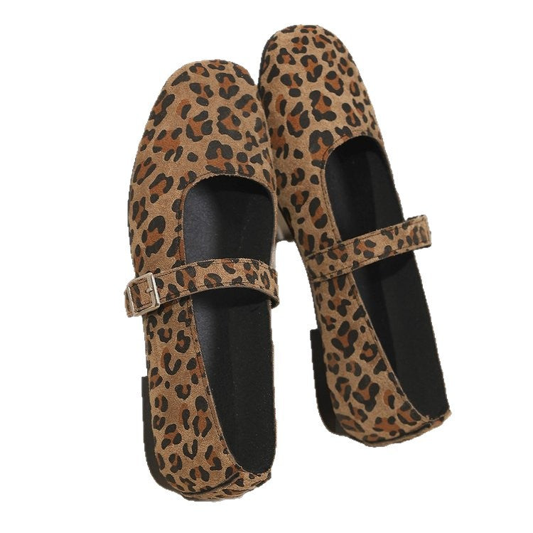 spring/autumn new arrival: leopard print flat shoes for cross-border e-commerce. plus sizes available. 0.5cm difference tolerable. wholesale options available. dropshipping to  and