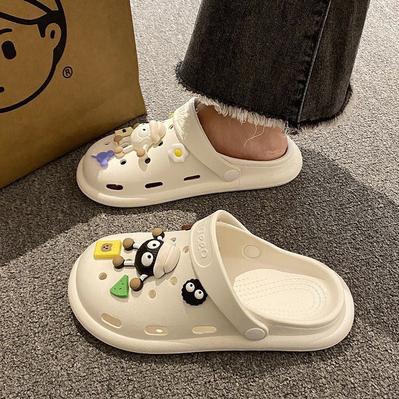 Summer clogs for women, high-end 2024 new style, cute beach sandals for outdoor wear, non-slip flat sandals