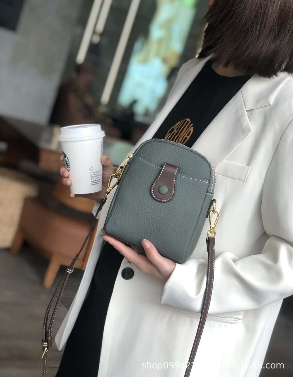 First-layer cowhide new arrivalfashioncasual mobile phone bag girlseasiest for matchwork clothingclassysenseniche style genuine leather cross-body bag