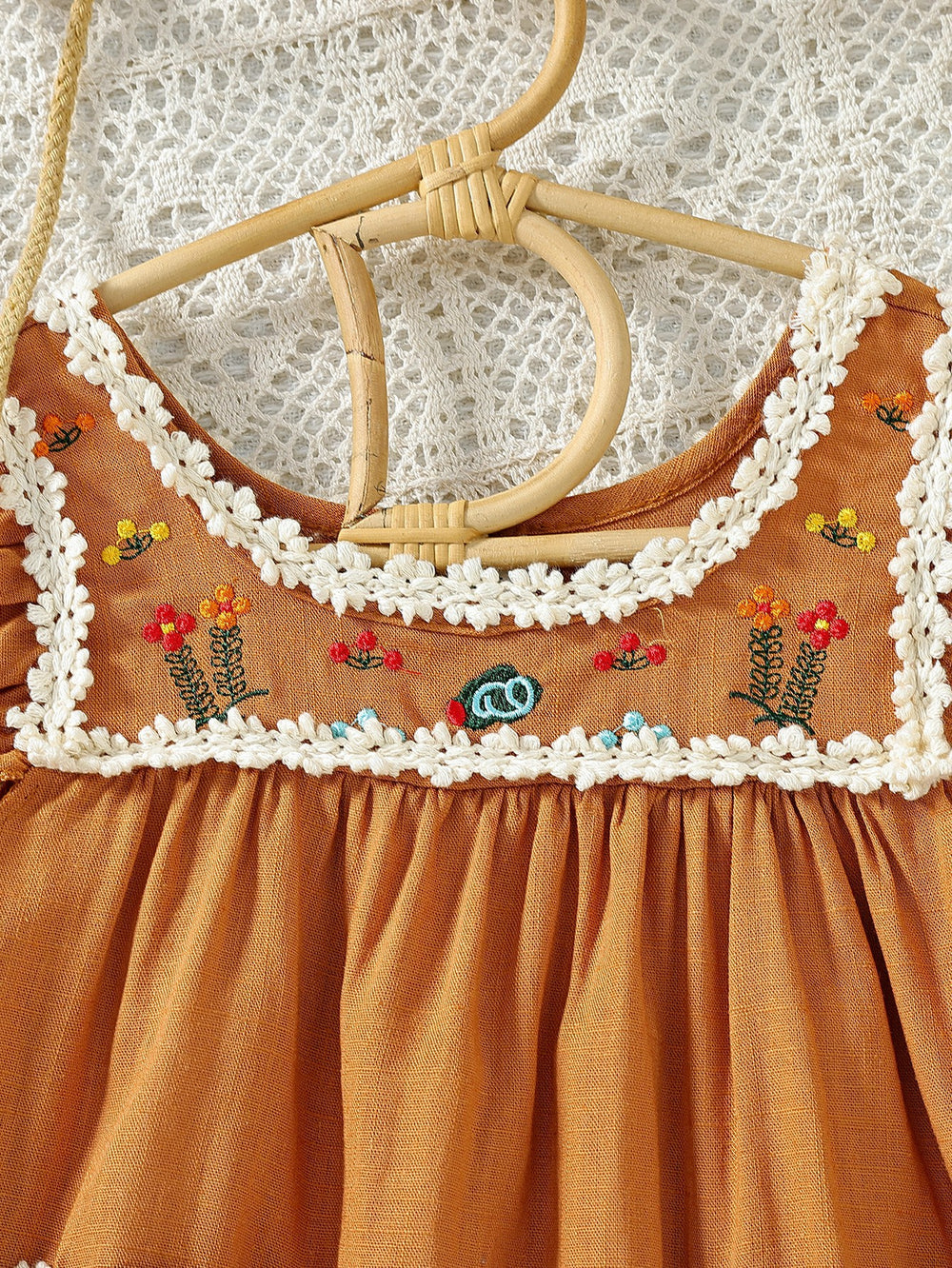 e-commerce vintage lace girl's dress, embroidered lace, small pocket, beach vacation dress, dropshipping available