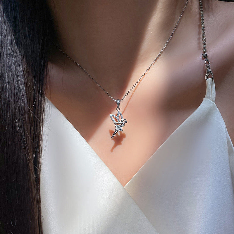 European and american cross-border necklace wholesale: new, niche, high-end jewelry, light luxury diamond-studded pendant, women's wing jewelry accessories