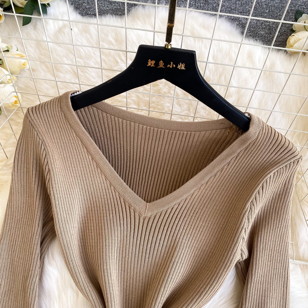 Vintage-inspired commute style v-neck knit dress - women's summer short sleeve pleated a-line dress with belt, designed to flatter and slim the waist