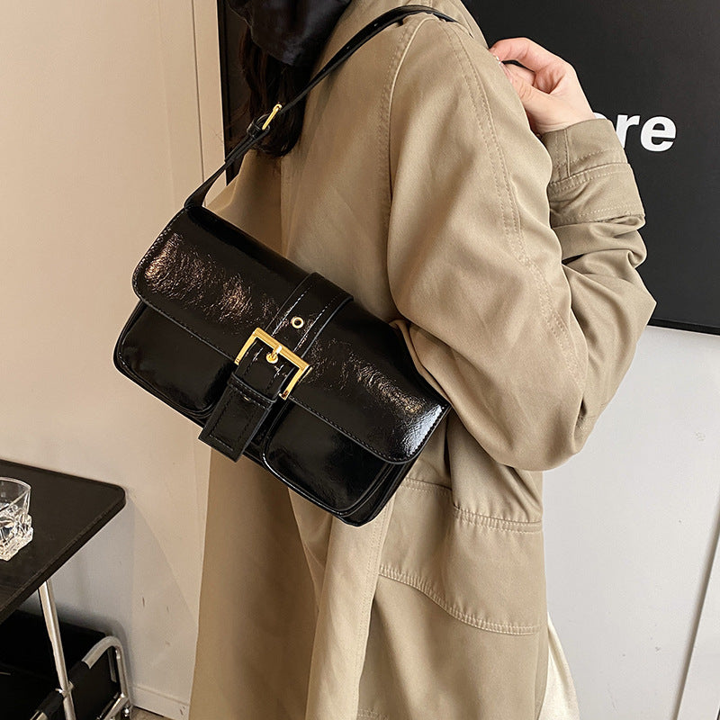 Retro small bag women's autumn and winter versatile 2025 new fashion messenger bag women's shoulder underarm work small square bag