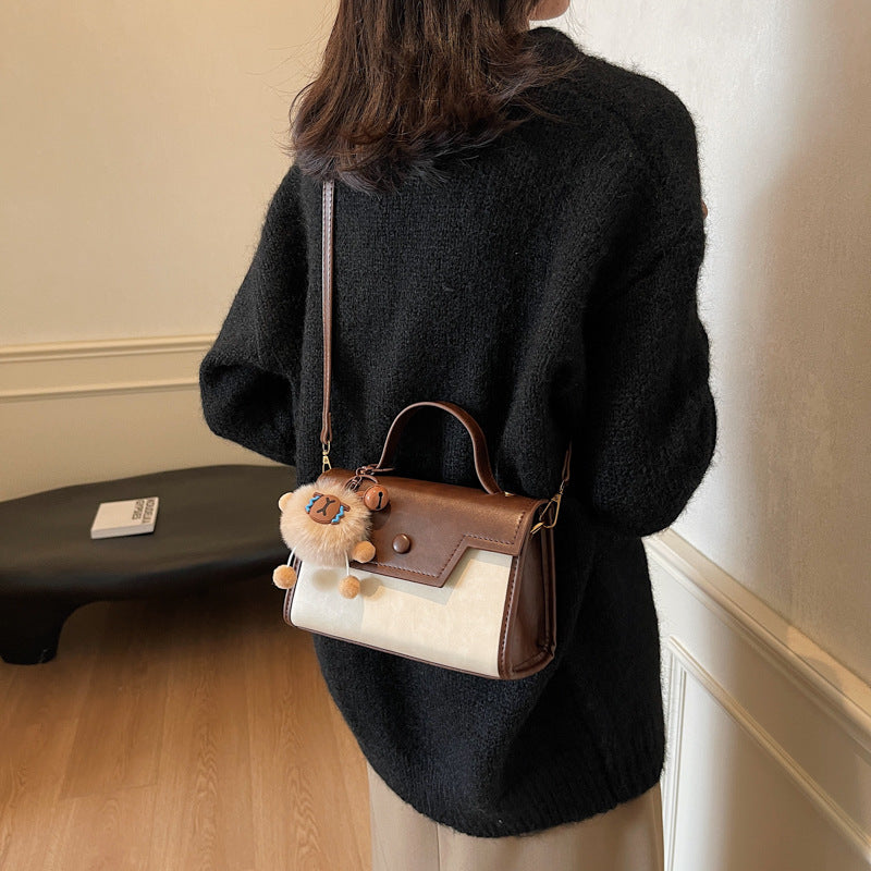 Hand carry retro small square bag 2025 winter new niche fashion casual shoulder bag trendy messenger bag