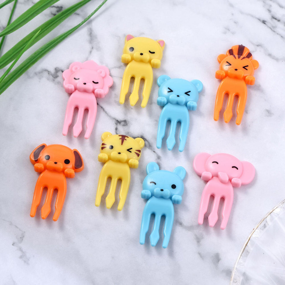 Japanese cartoon fruit picks creative children's food forks cake forks cute animal dessert forks plastic fruit forks