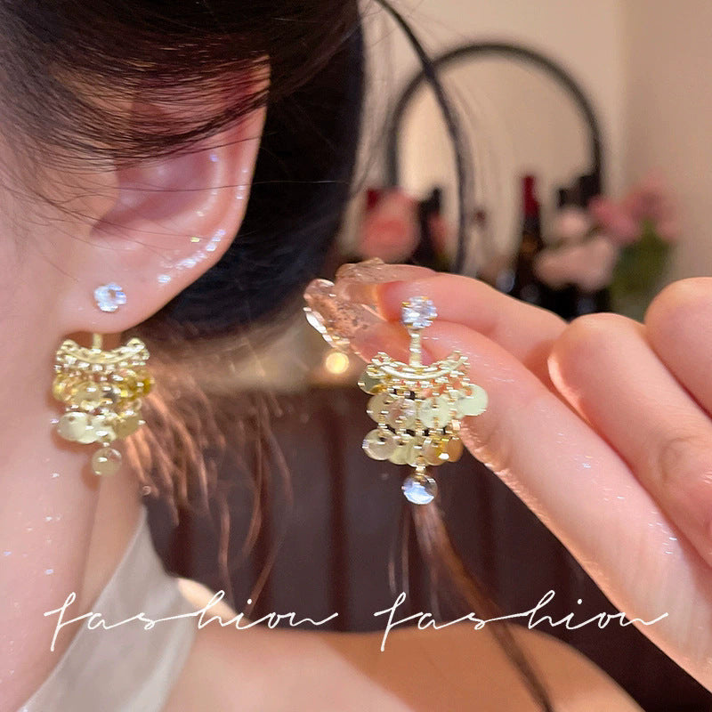 Spring break style white floral earrings - unique dopamine studs, niche design, versatile earrings