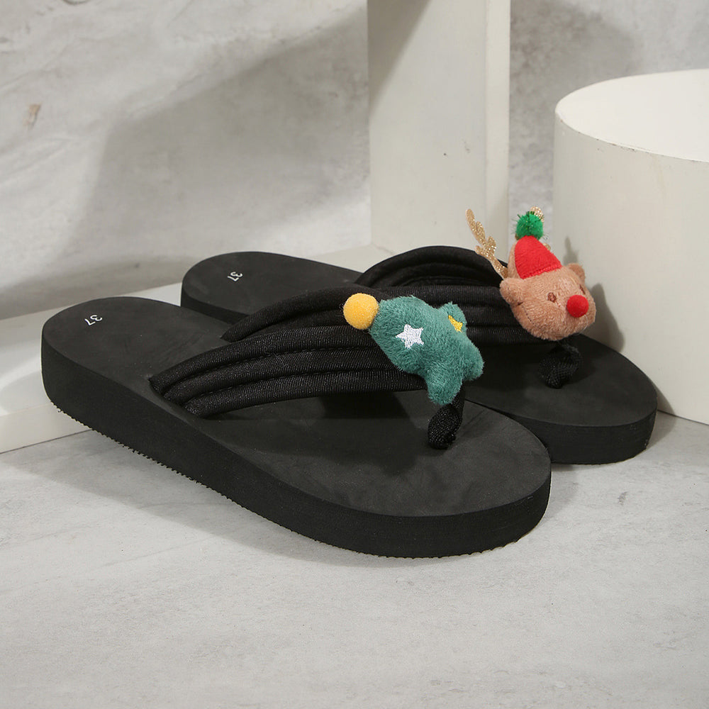 Eva thick-soled flip-flops: cloud-like comfort for outdoor beach vacations, featuring cartoon character designs for matching family sets and cozy lounging at home