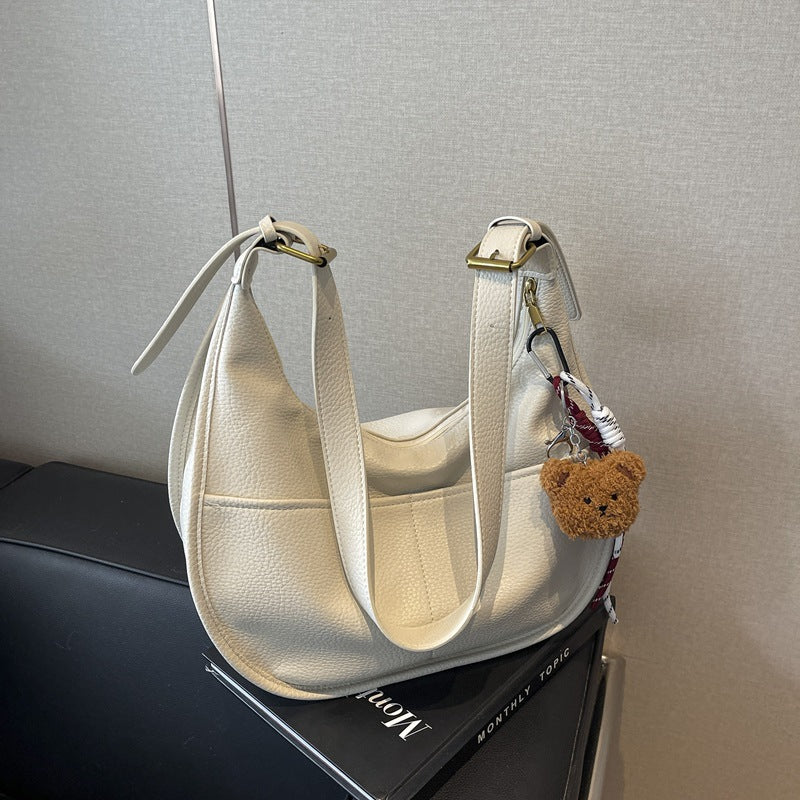 Autumn Internet celebrity explosion 2025 Korean version of the new fashion Mori dumpling bag simple and versatile casual messenger shoulder bag