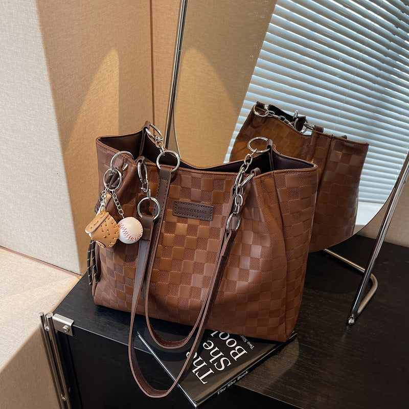 Cross-border large-capacity bags women's autumn and winter versatile 2024 new casual simple shoulder bag plaid commuter tote bag