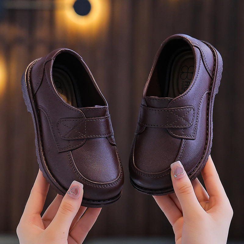 Kids' soft-soled single shoes - perfect for school, performances, and a british-inspired look. ideal for spring, these black leather shoes for boys add a touch of style to any outfit