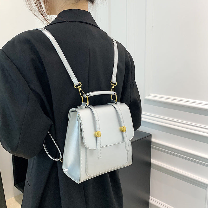 Direct approval of  new women's bags, fashionable and casual shoulder messenger bags, simple portable college style large-capacity backpacks