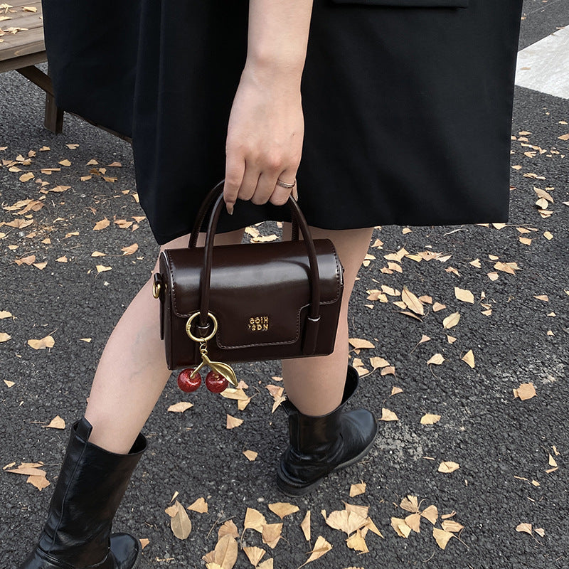 Portable fashionable small bag 2025fall and winternew arrival super popular atmosphere underarm bag trendyeasiest for match shoulder crossbody bag