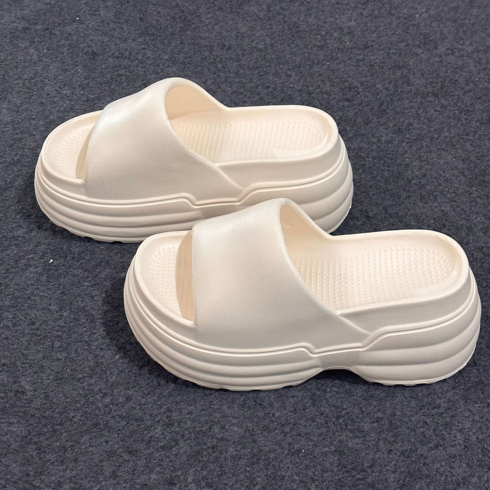 Thick sole rivet slippers women's summer outwear thick sole stomping on shit feeling 2025 new summer popular sandals wholesale
