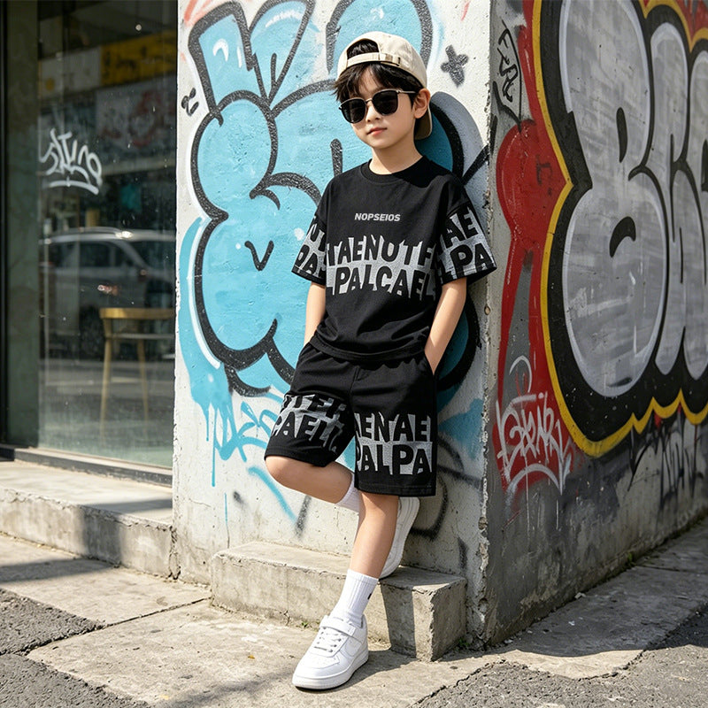 Boys' shorts  new summer sports two-piece set, kids' mid-to-large size, stylish boy's outfit, loose fit, versatile and trendy