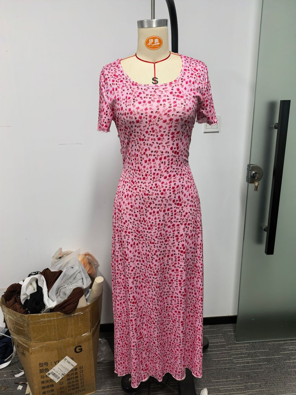 Women's apparel: hot-selling styles for cross-border e-commerce on , tiktok shop, and  - new fashionable printed u-neck back-tie dresses for summer