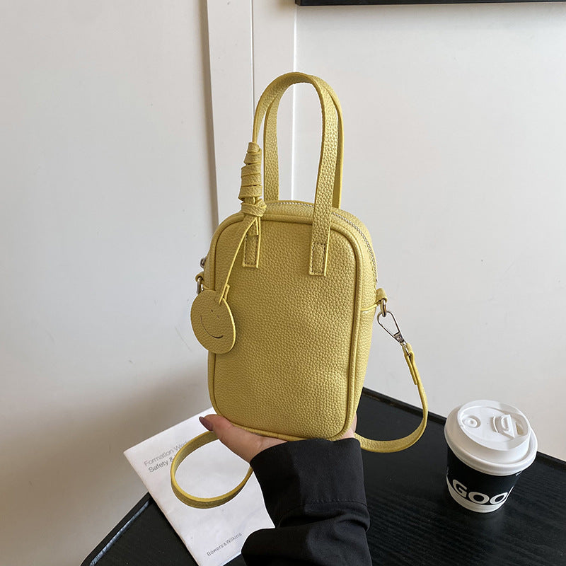 Fashion shoulder bag new simple casual commuter messenger bag  Korean version of high-end sense foreign versatile bag women