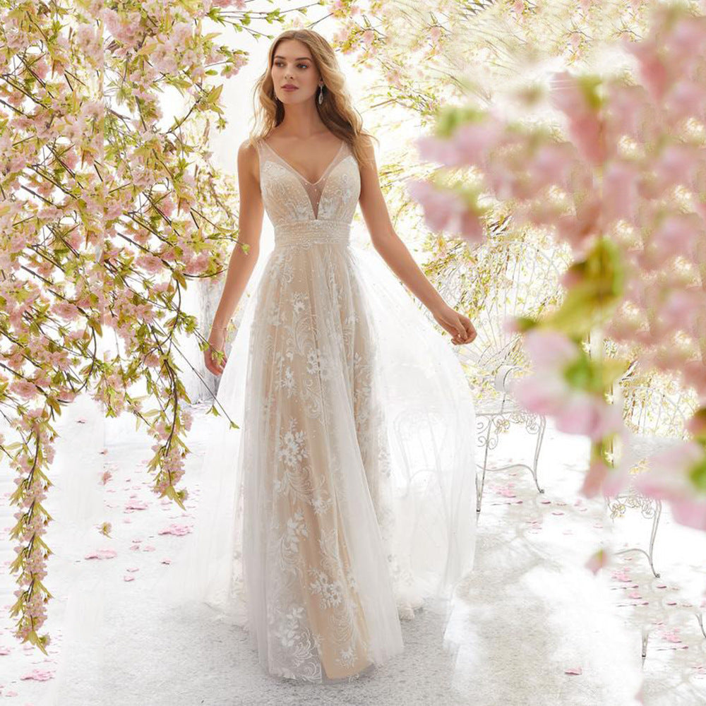 new european and american export wedding dress -   sexy fashion v-neck sleeveless lace wedding dress