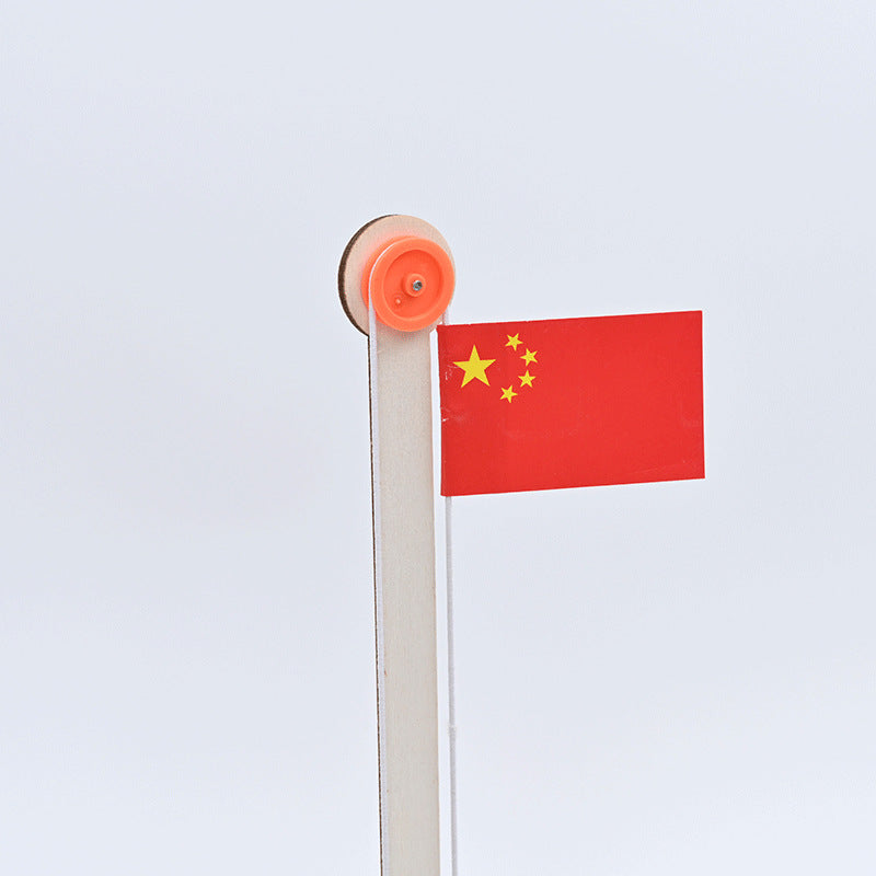 National flag lifting platform Children's patriotic enlightenment education Handmade technology small production Primary school students Science small experimental materials