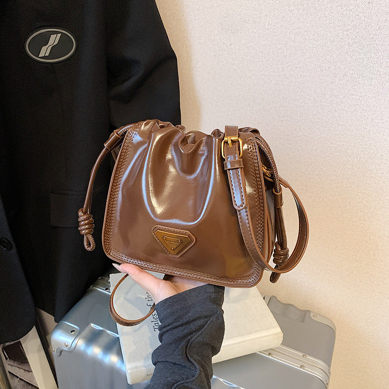 Bag messenger bag women's 2025 new bag winter light luxury niche high-end fashion shoulder bag