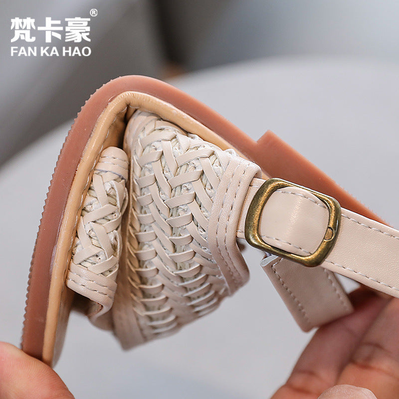 Vancahao girls' retro criss-cross woven sandals -  summer new arrivals - soft sole casual beach shoes for kids - cross-border e-commerce