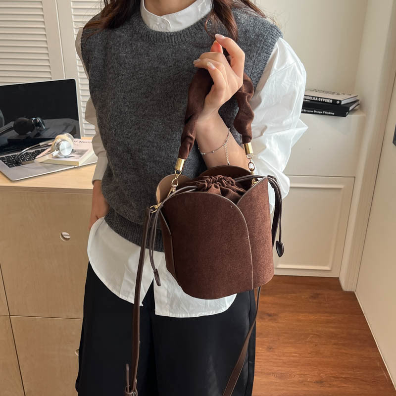 2026new arrival frosted bucket bag for women niche style design retro vegetable basket mother-in-law bag classy sense satchel crossbody bag