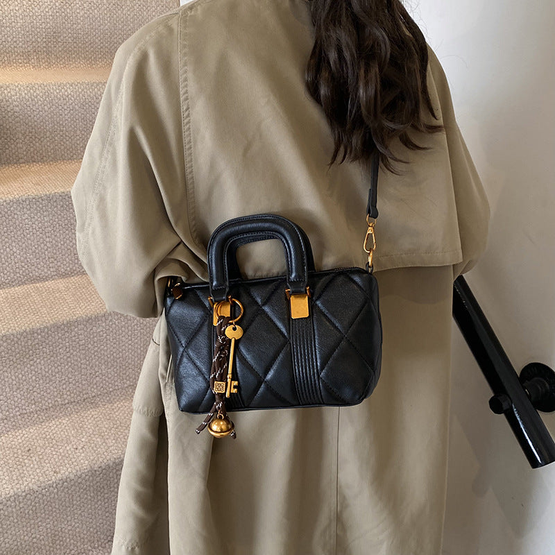 Retro handbag bag 2025 new fashion shoulder bag messenger bag women's bag fashion trend small square bag