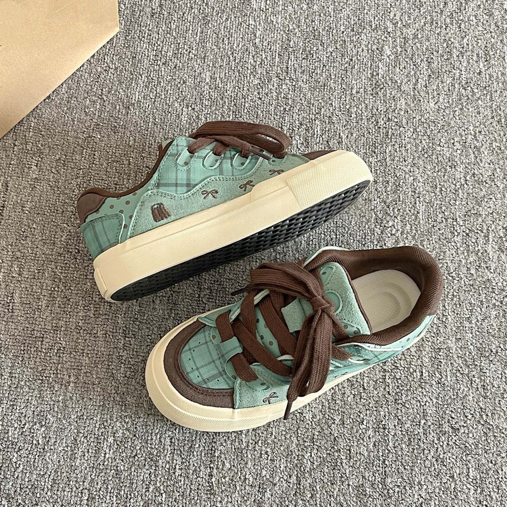 Retrocasual sneakers for women 2026 springthick sole sports white shoesnew arrivaleasiest for matchniche style bread shoes