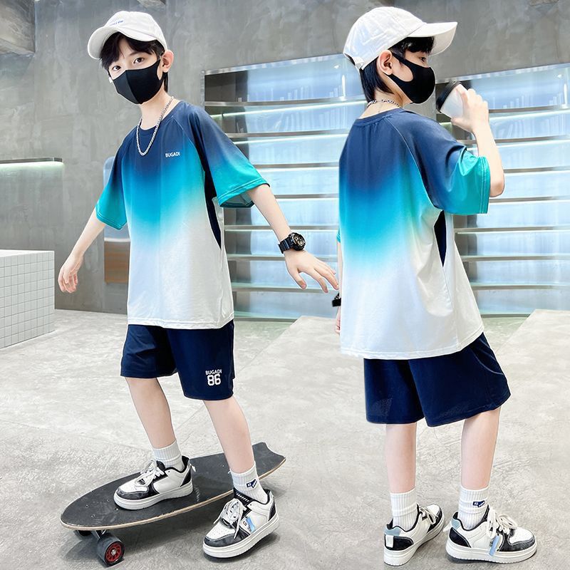 Boys' quick-dry outfit set : new summer gradient two-piece short-sleeve set for mid-to-large children, perfect for summer wear, sports, and t-shirts