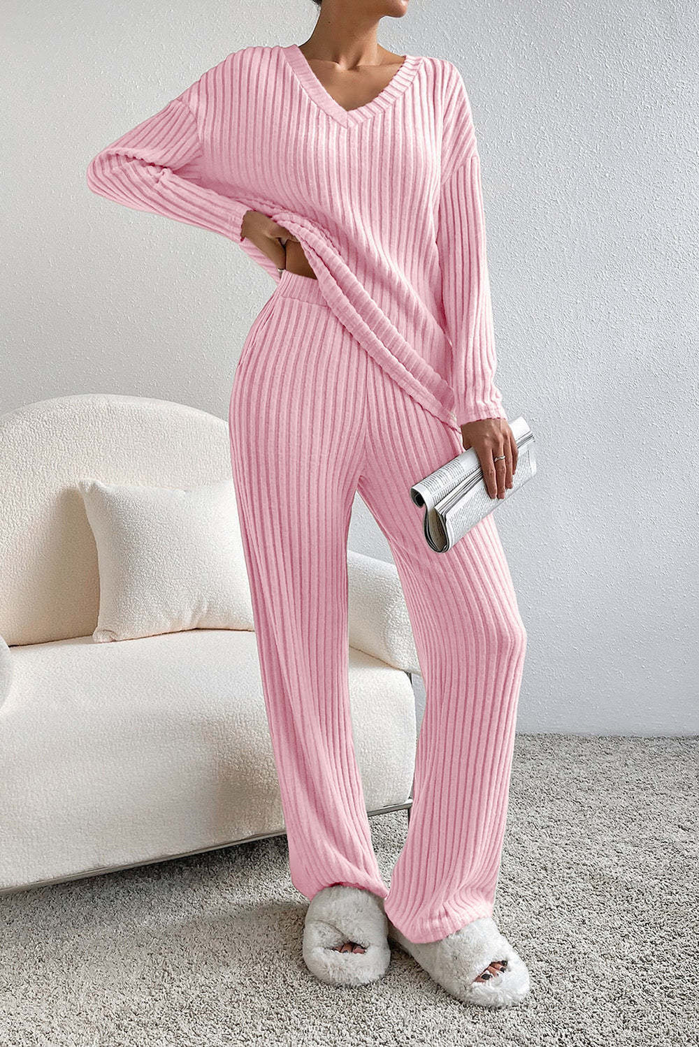 two-piece set for women,  autumn new collection: stylish and casual straight-leg pants with a chic, loose-fit v-neck ribbed knit top