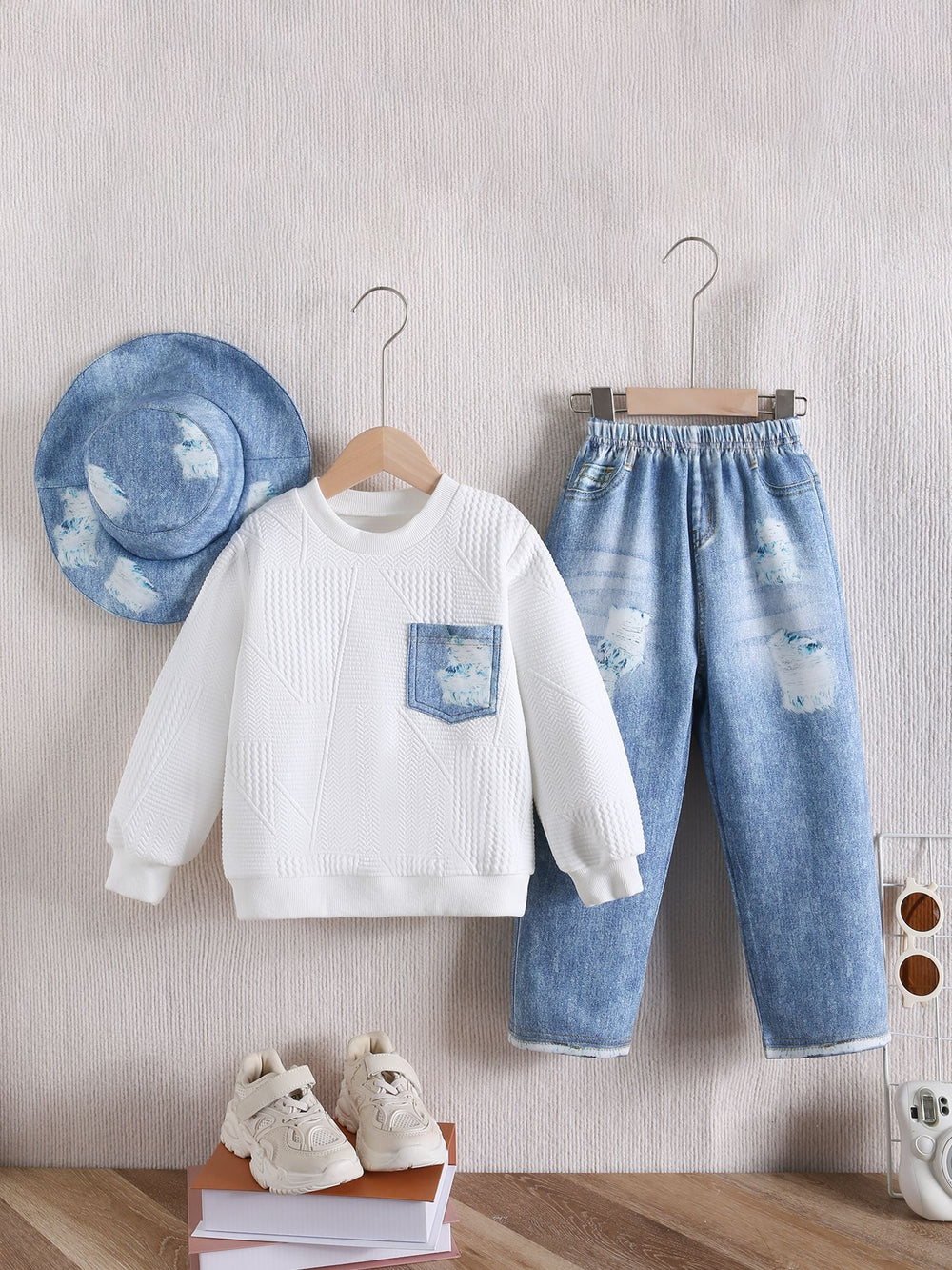European and american style cross-border children's clothing: textured crewneck top + faux denim pants + hat 3-piece set for boys