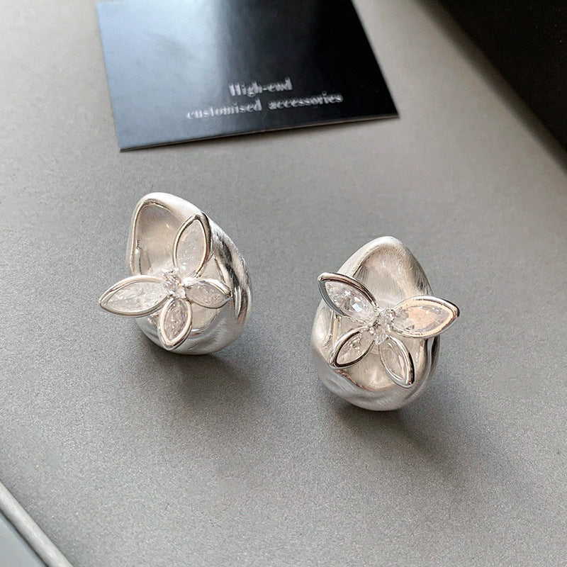 Irregular thick silver butterfly stud earrings for women, brushed metal exquisite zircon earrings, unique and beautiful elegant fashion earrings