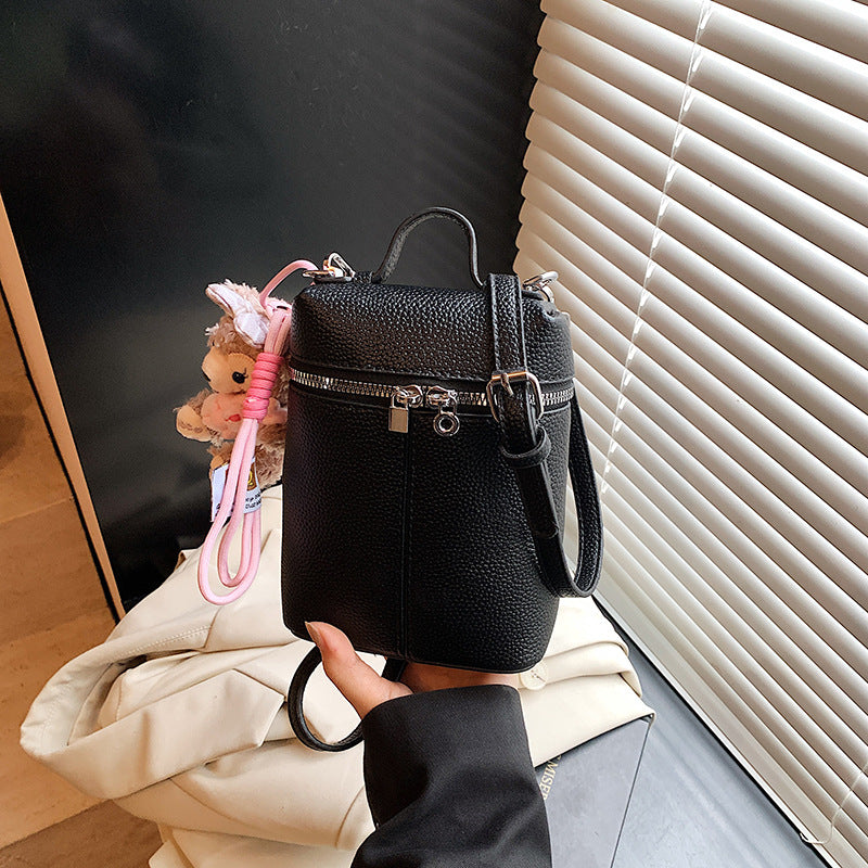 Exquisite mini bag women's 2025 new fashion versatile messenger bag summer popular mobile phone bag small bag