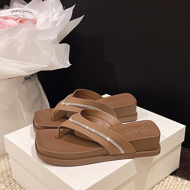 thick sole pig nose fairy outwearfashion flip flops 2026 new style with skirt heightening beach shoes wholesale