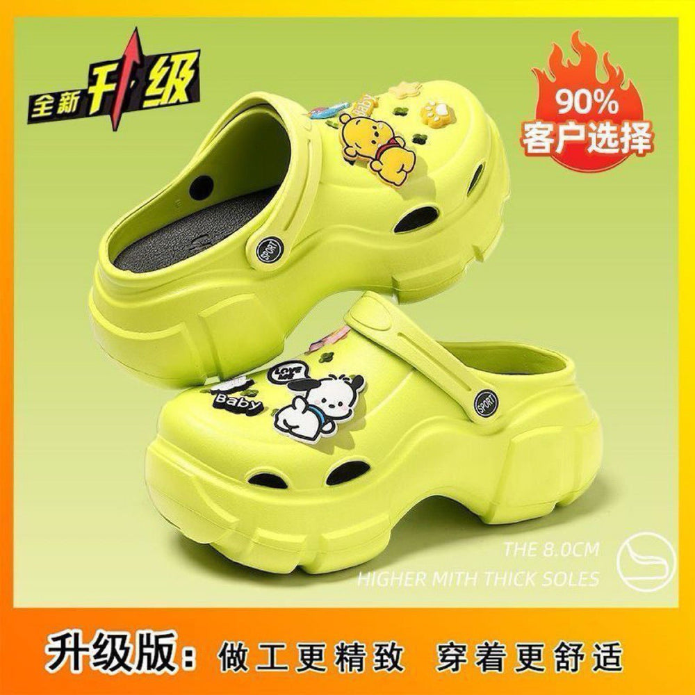 2026 cartoon thick sole crocs women's summer outwear new arrival indoor summer women's stomping on shit feeling non-slip sandals women's